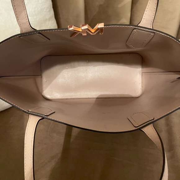 Flash sale ☀️ Micheal Kors Rose Gold Montgomery - Picture 3 of 3